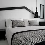 Divelia Bed & Breakfast 4*
