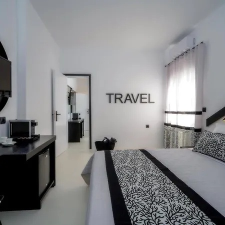 Bed & Breakfast Divelia Perissa (Santorini)