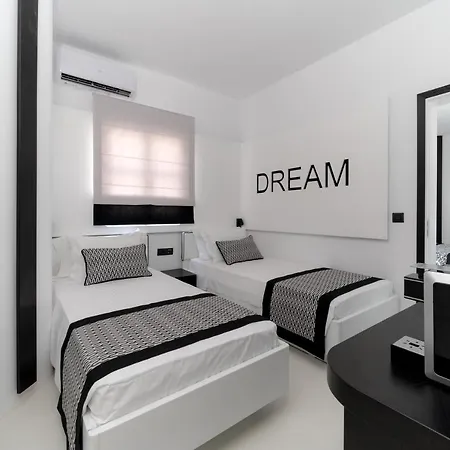 디벨리아 B&B 4*