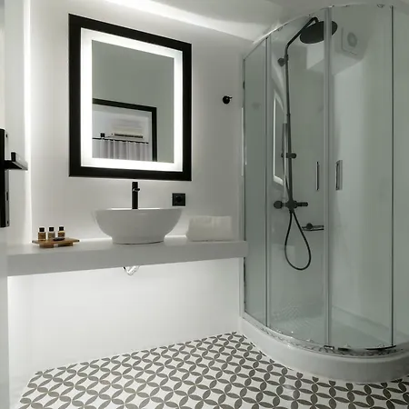 Divelia Perissa (Santorini)