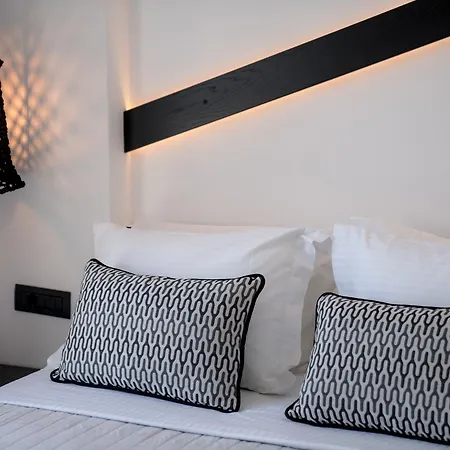 Divelia Bed & Breakfast 4*