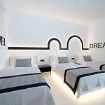 Divelia Períssa