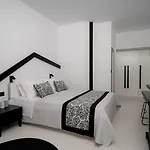 Frühstückspension Divelia Perissa (Santorini)
