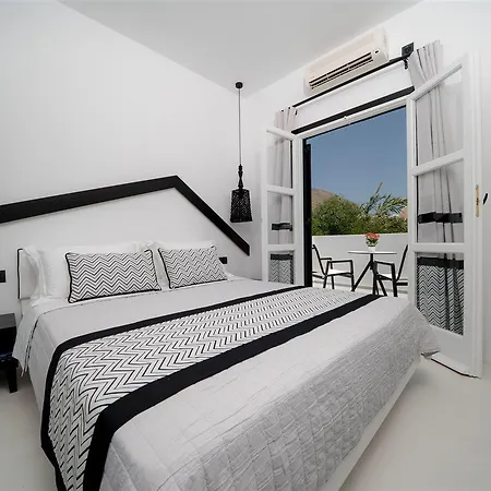 Divelia 4* Perissa (Santorini)