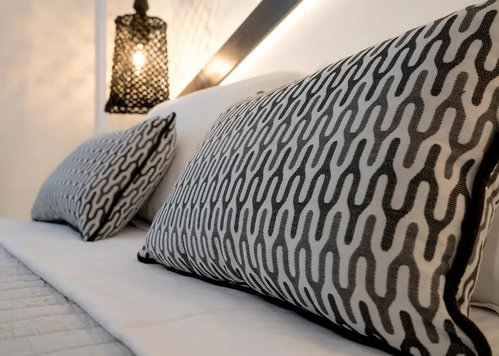 Divelia 4* Perissa (Santorini)